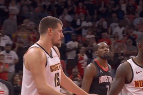 南宫官网入口-里昂发布备战花絮；冲刺阶段手感冰凉；NBA常规赛任务艰巨；临场指挥获称赞 